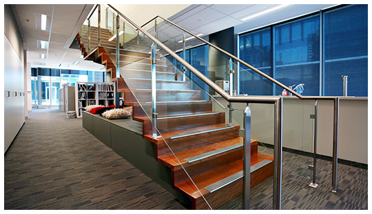 不鏽鋼樓(lóu)梯護欄(lán) 不鏽鋼樓梯護欄